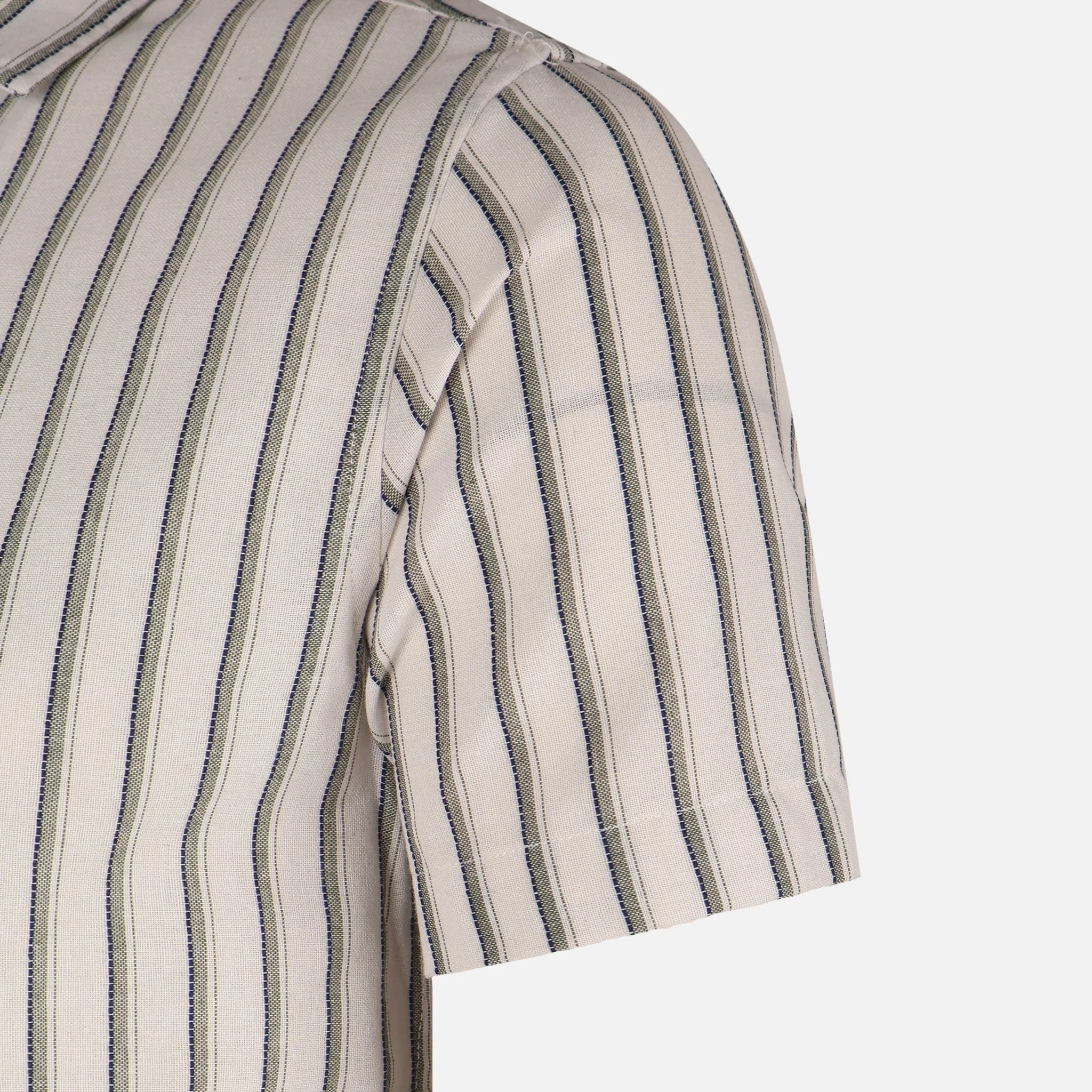 Men Woven Short Sleeve Shirt - Image 4